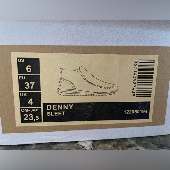 HEY DUDE New Women’s Denny Sleet Shoe Slipper Booties Sherpa Lined 7 Gray Silver - Picture 7 of 7